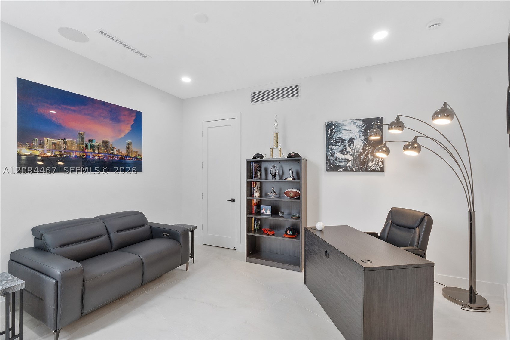 350 Circle Dr, Pompano Beach FL 33062