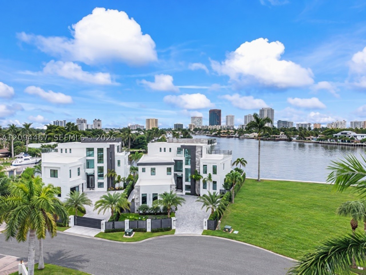 350 Circle Dr, Pompano Beach FL 33062