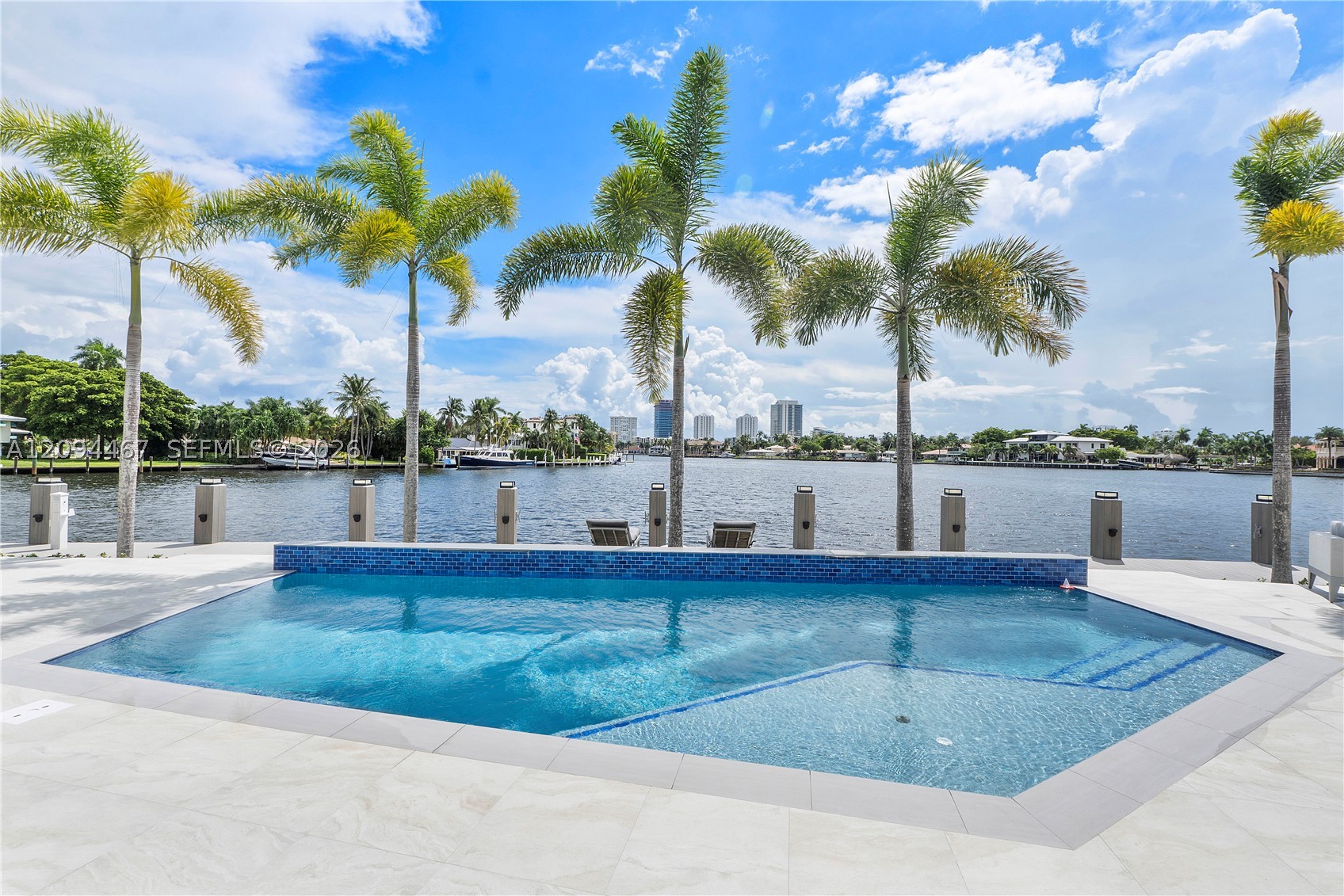350 Circle Dr, Pompano Beach FL 33062
