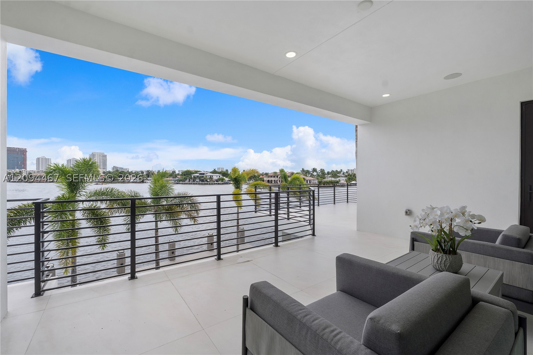 350 Circle Dr, Pompano Beach FL 33062