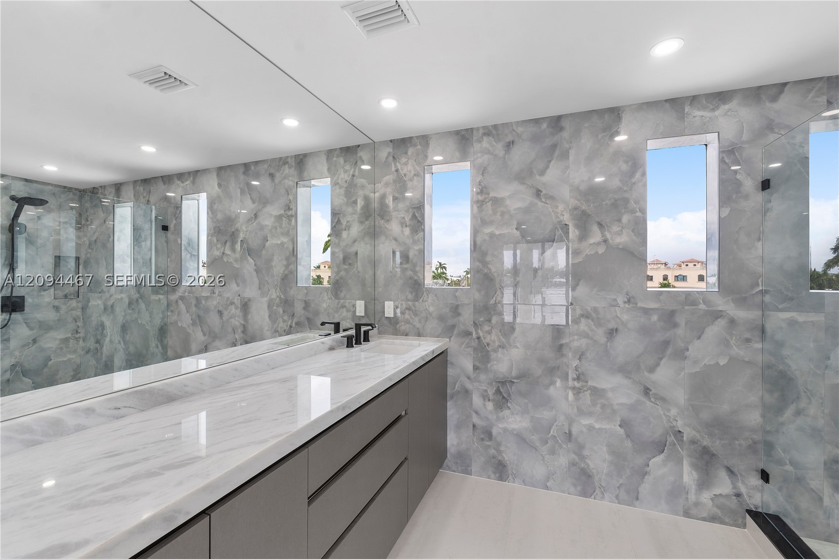 350 Circle Dr, Pompano Beach FL 33062