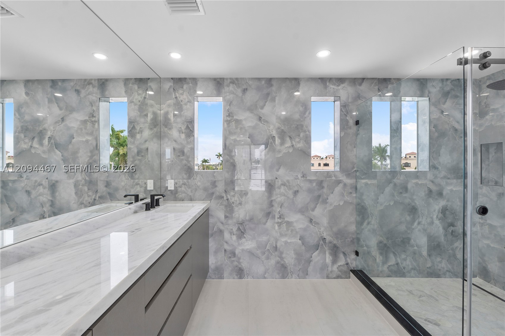 350 Circle Dr, Pompano Beach FL 33062