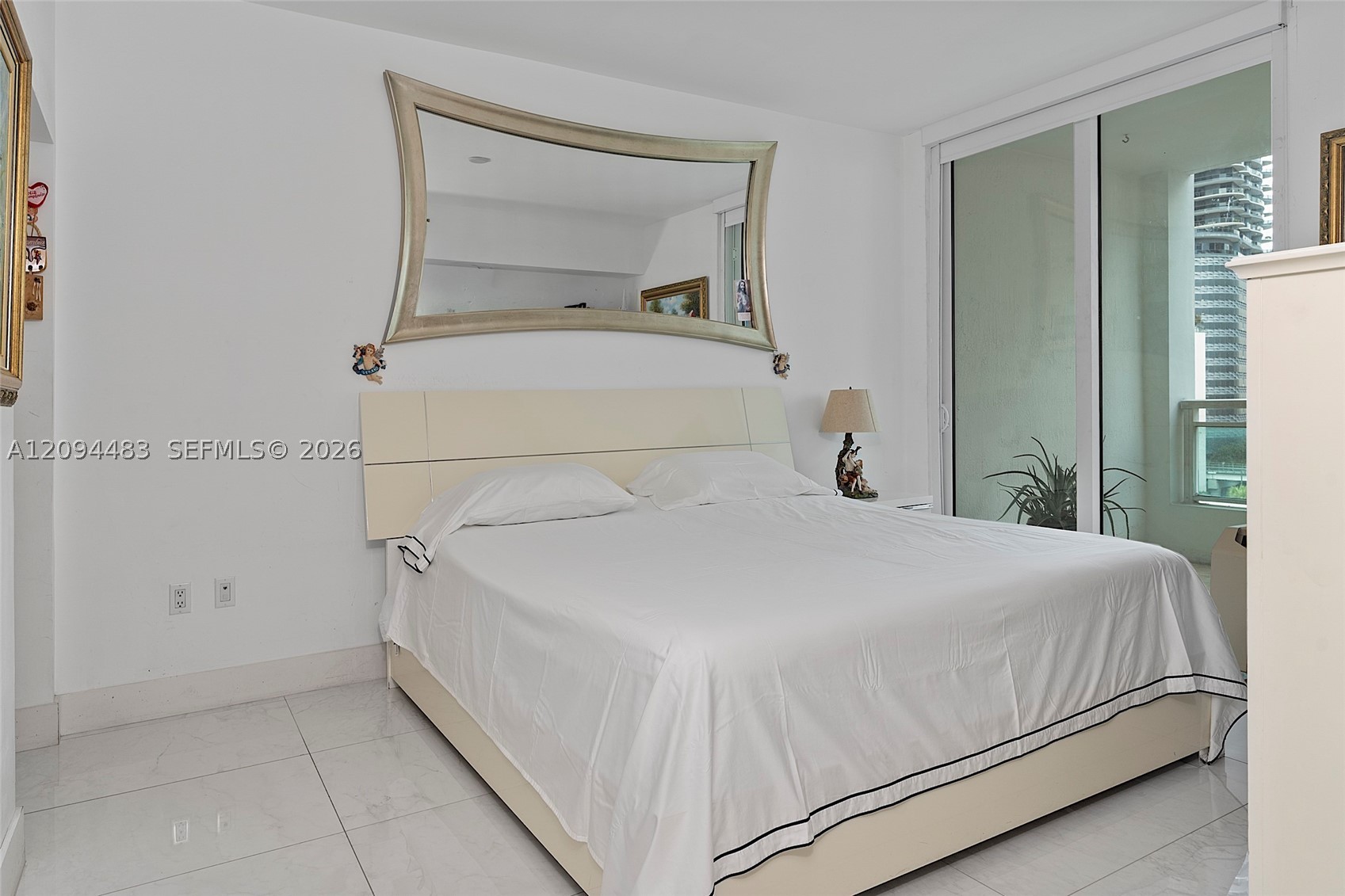951 Brickell Ave #605, Miami FL 33131