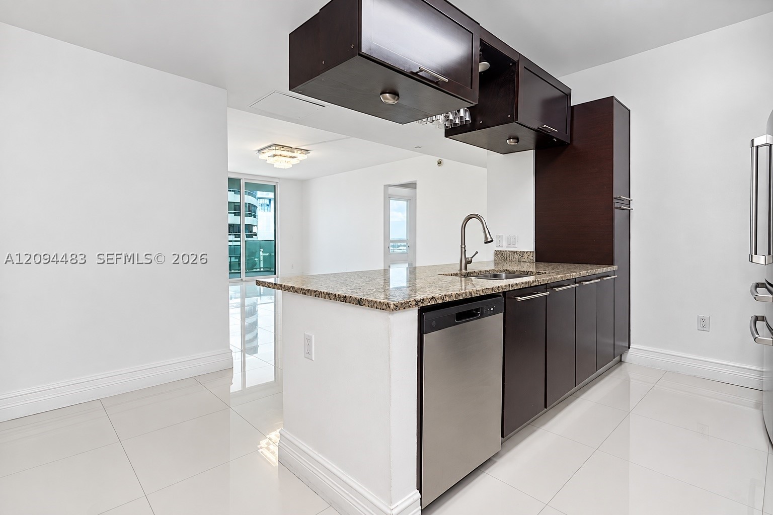 951 Brickell Ave #605, Miami FL 33131