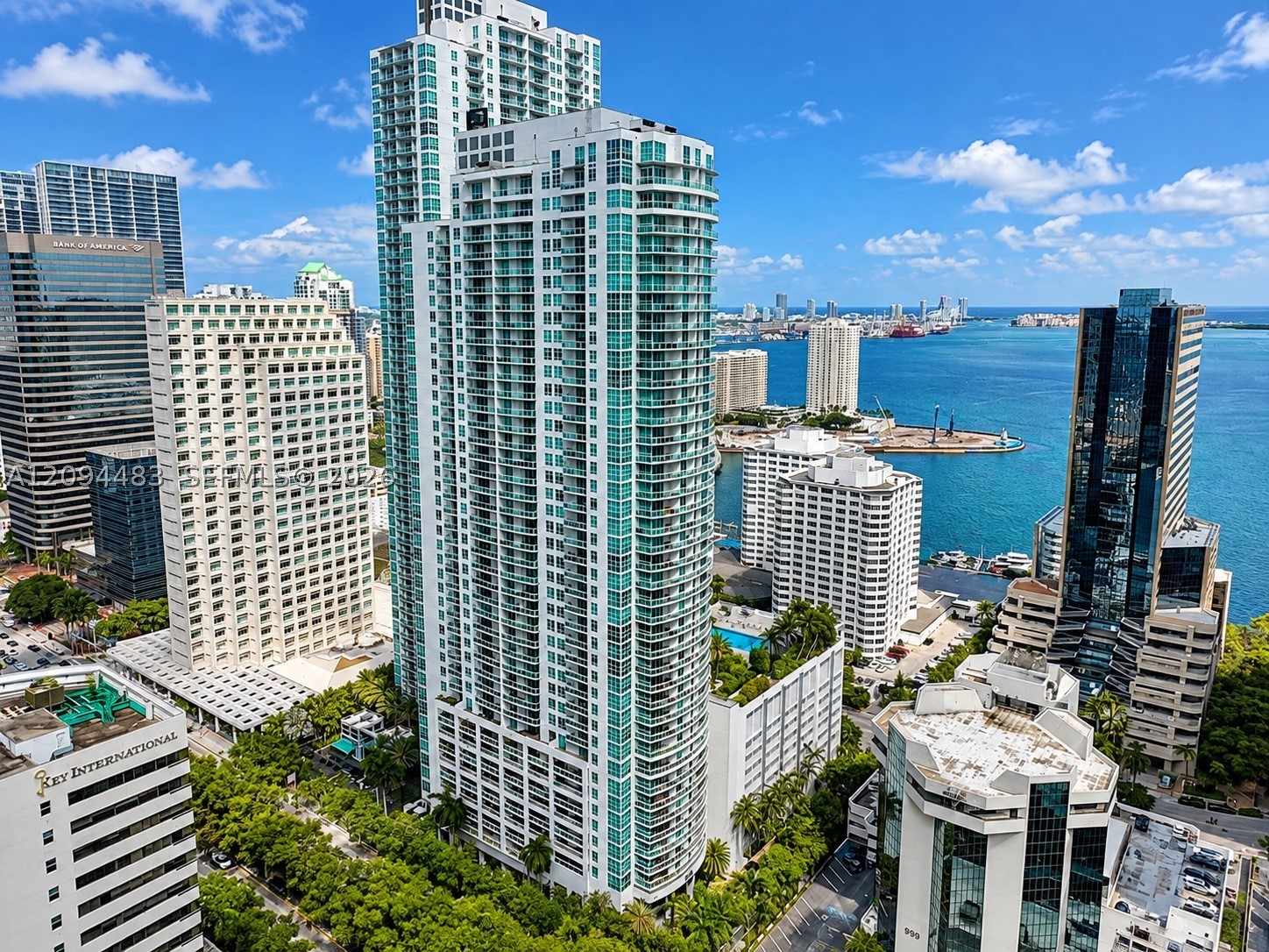 951 Brickell Ave #605, Miami FL 33131