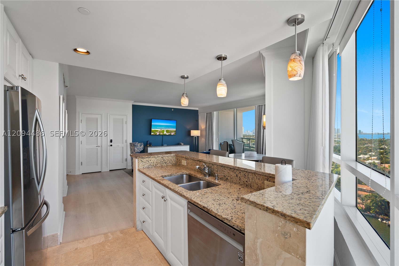 4401 Collins Ave #1815, Miami Beach FL 33140