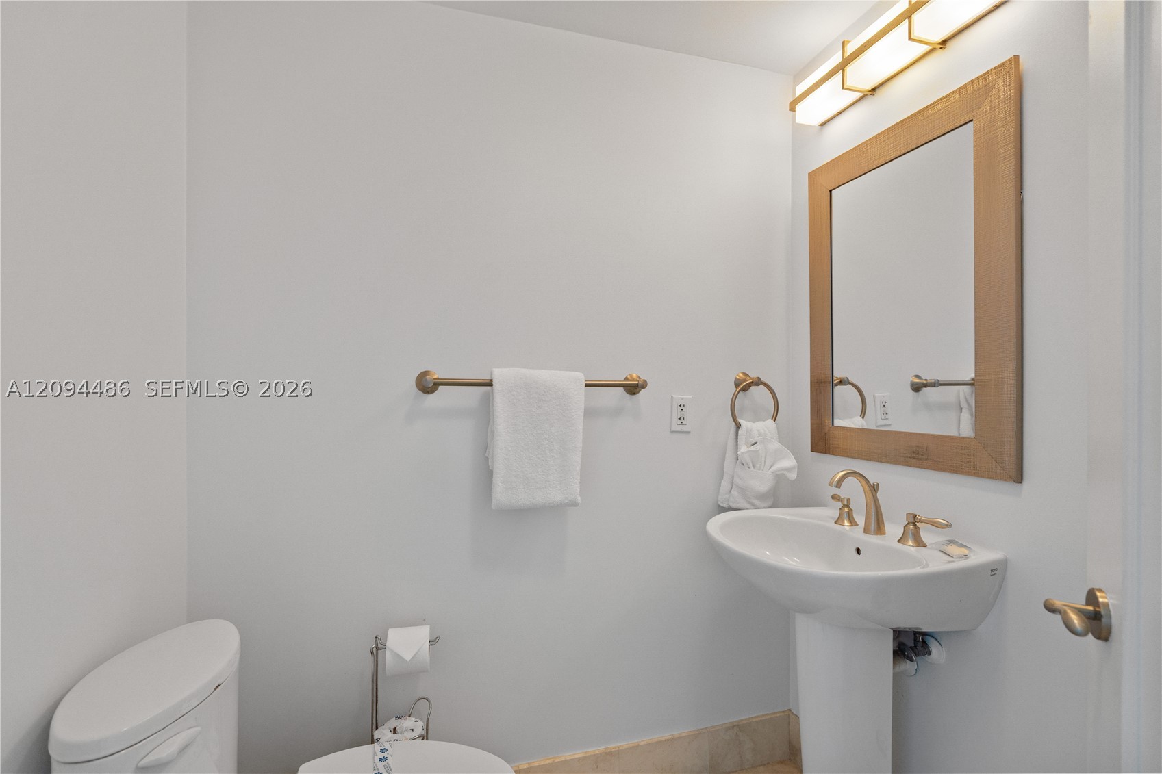 4401 Collins Ave #1815, Miami Beach FL 33140