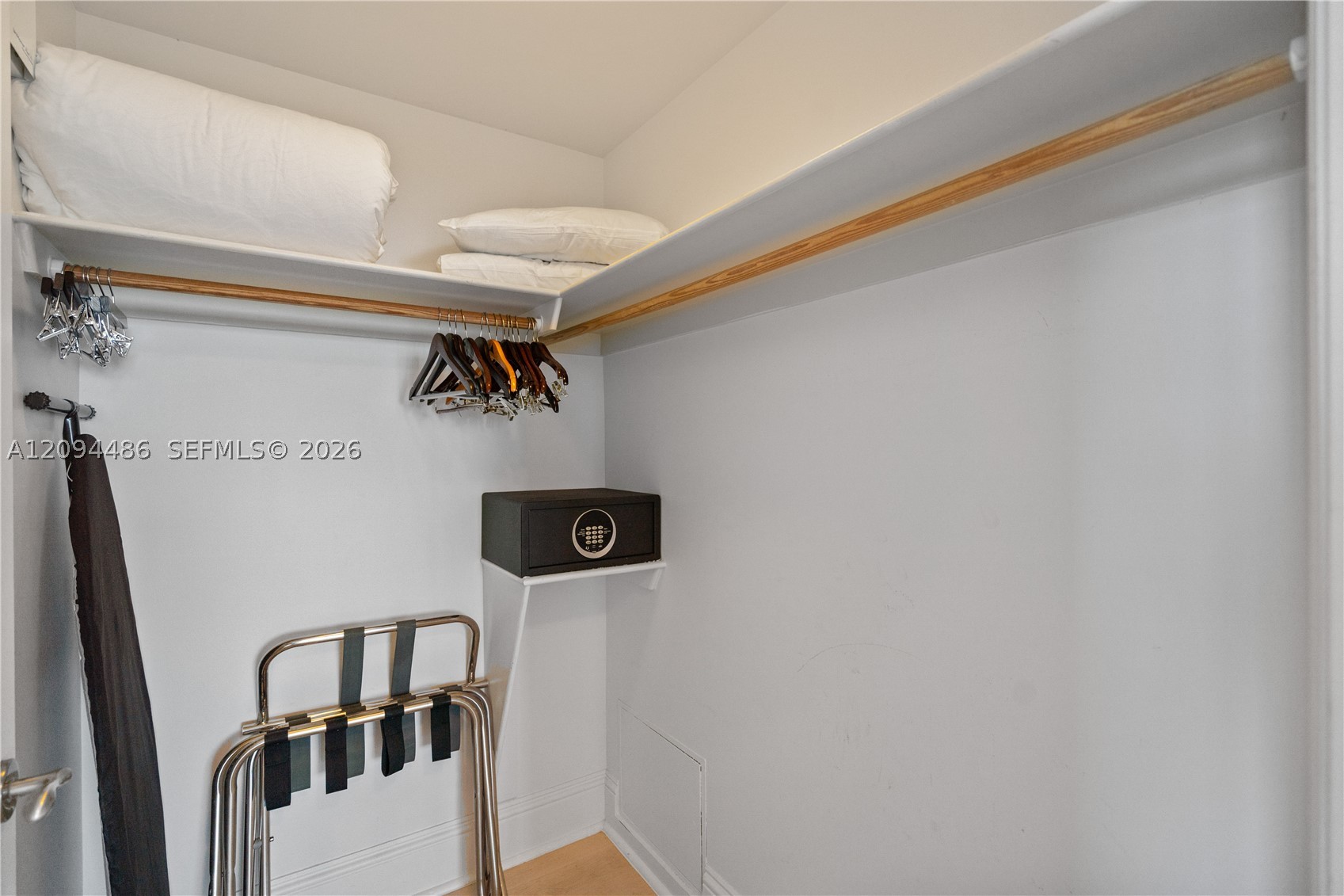 4401 Collins Ave #1815, Miami Beach FL 33140