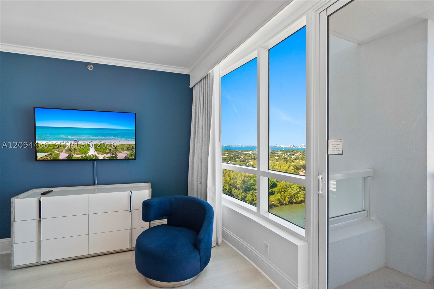 4401 Collins Ave #1815, Miami Beach FL 33140