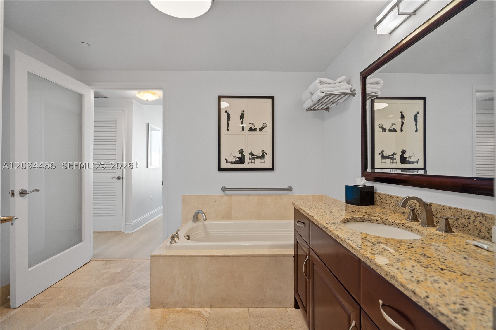 4401 Collins Ave #1815, Miami Beach FL 33140