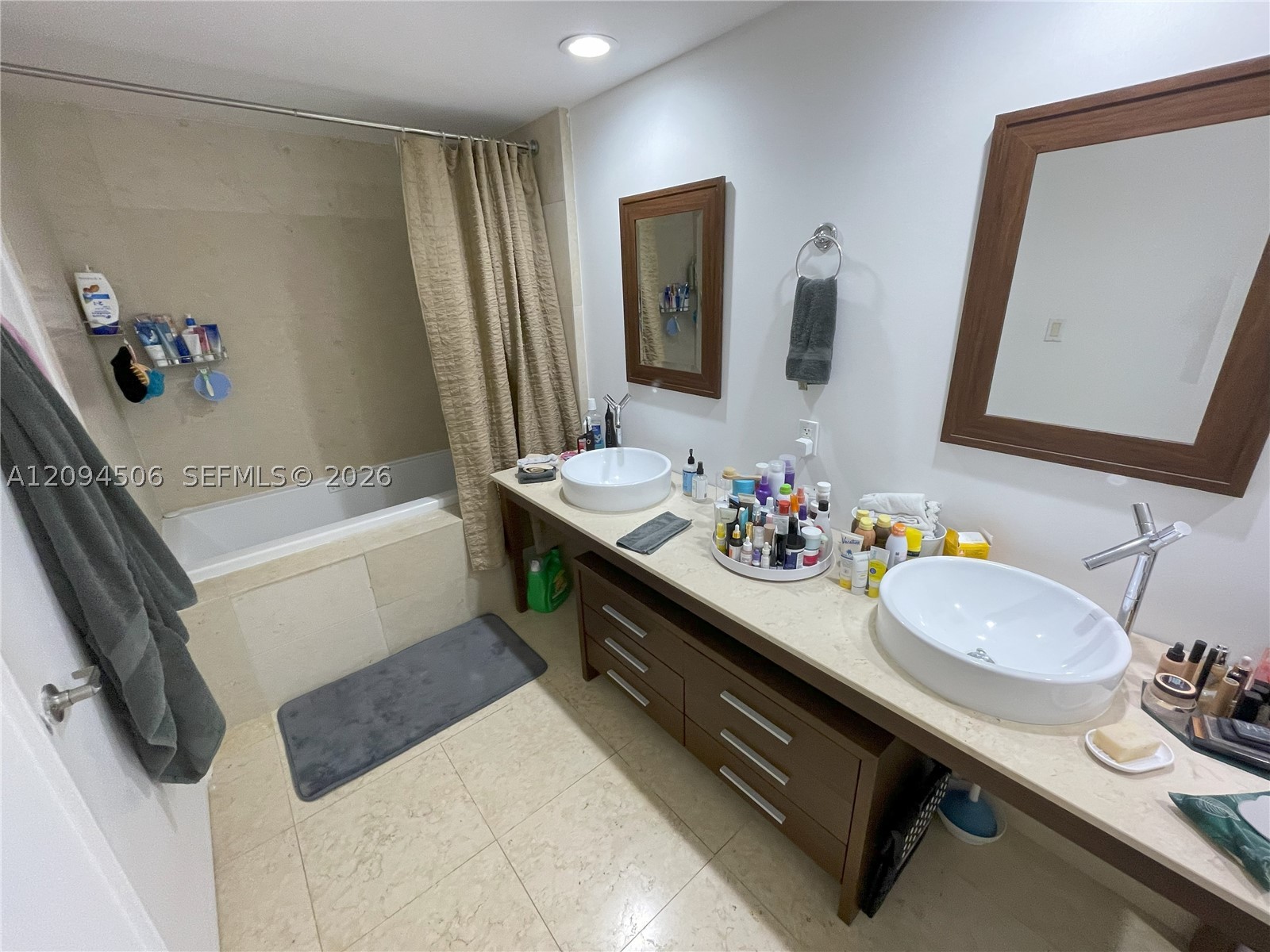 475 Brickell Ave #2114, Miami FL 33131