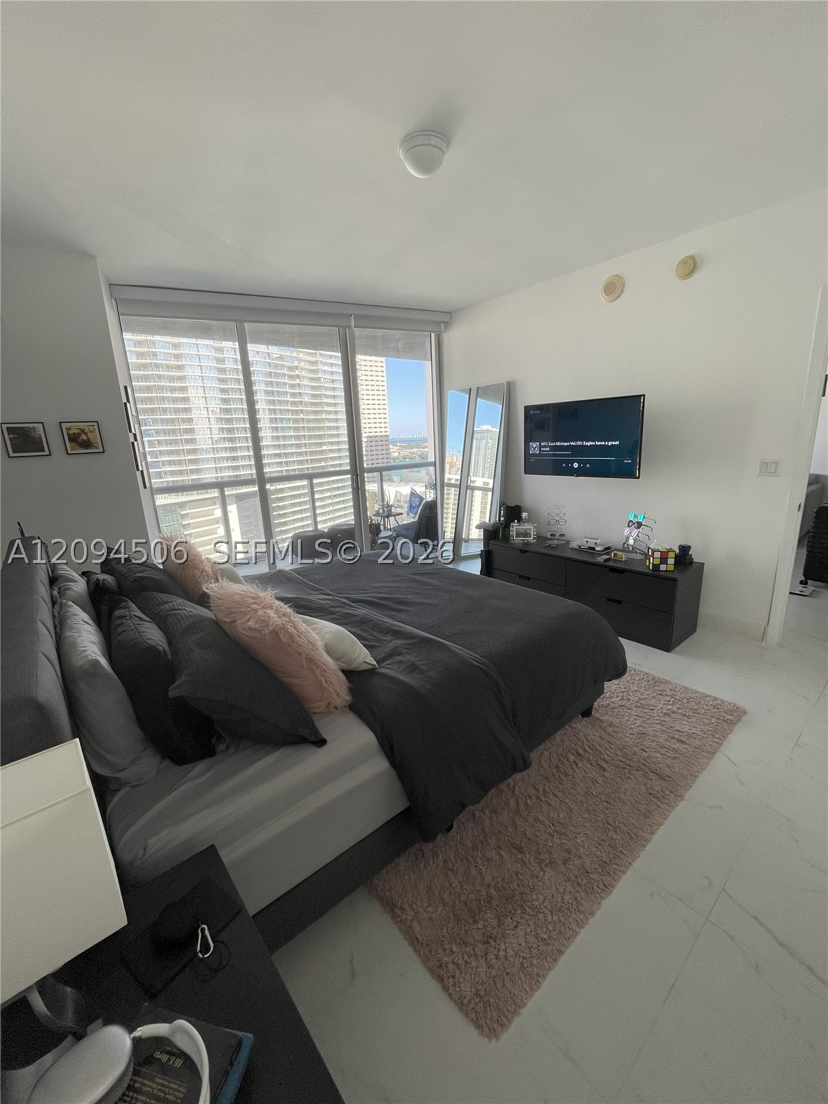 475 Brickell Ave #2114, Miami FL 33131