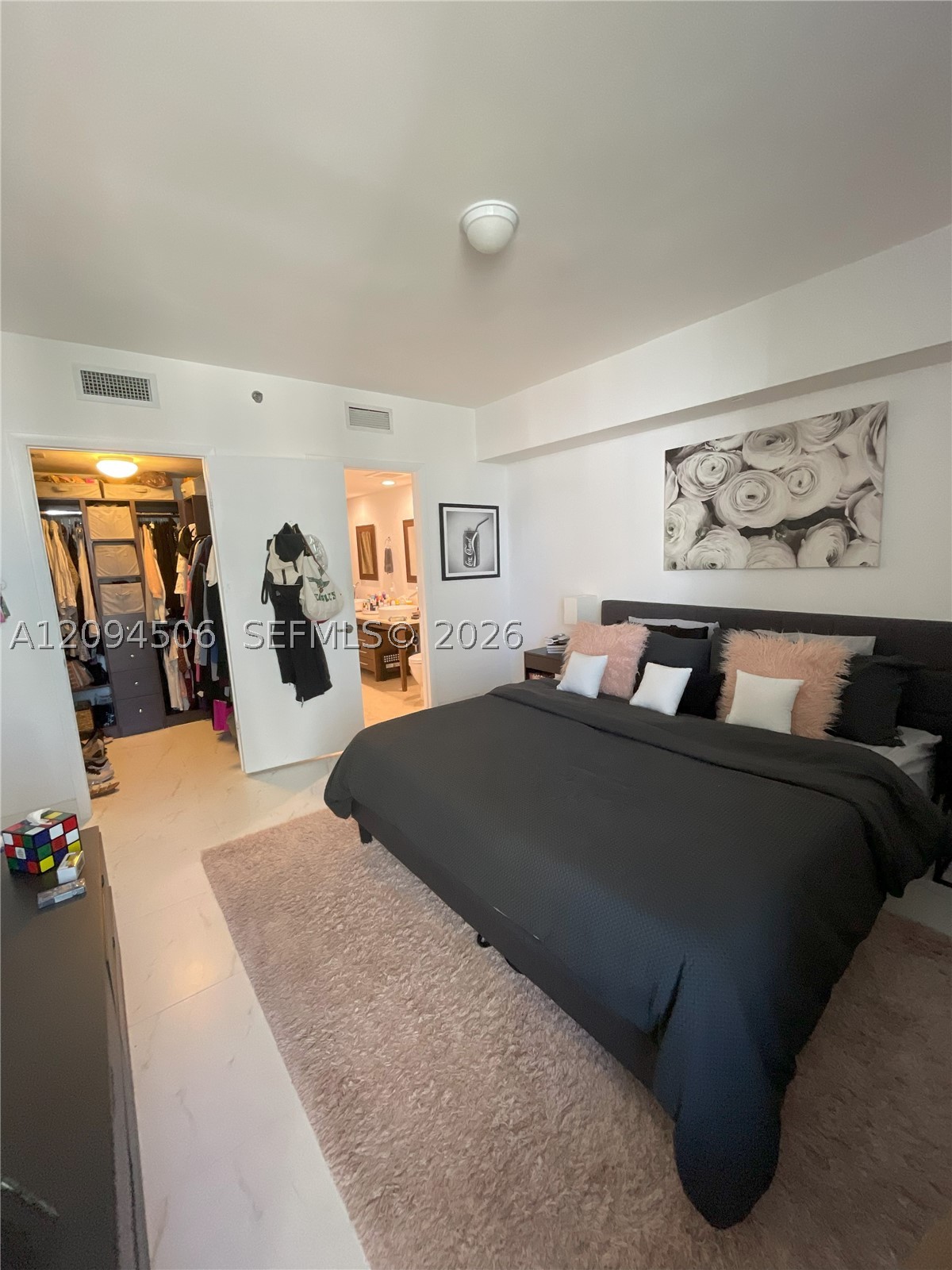 475 Brickell Ave #2114, Miami FL 33131