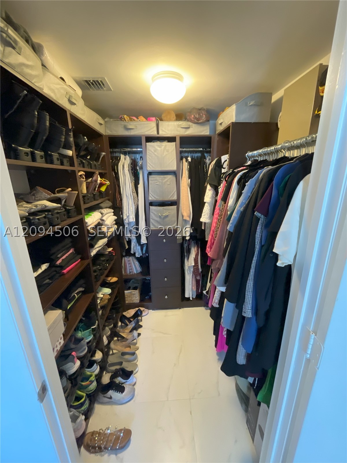 475 Brickell Ave #2114, Miami FL 33131