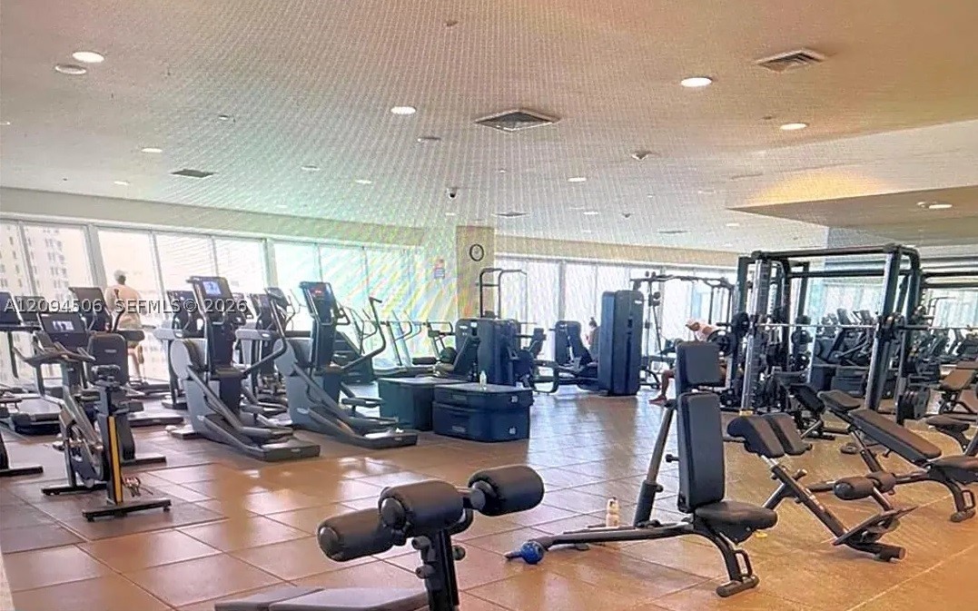 475 Brickell Ave #2114, Miami FL 33131