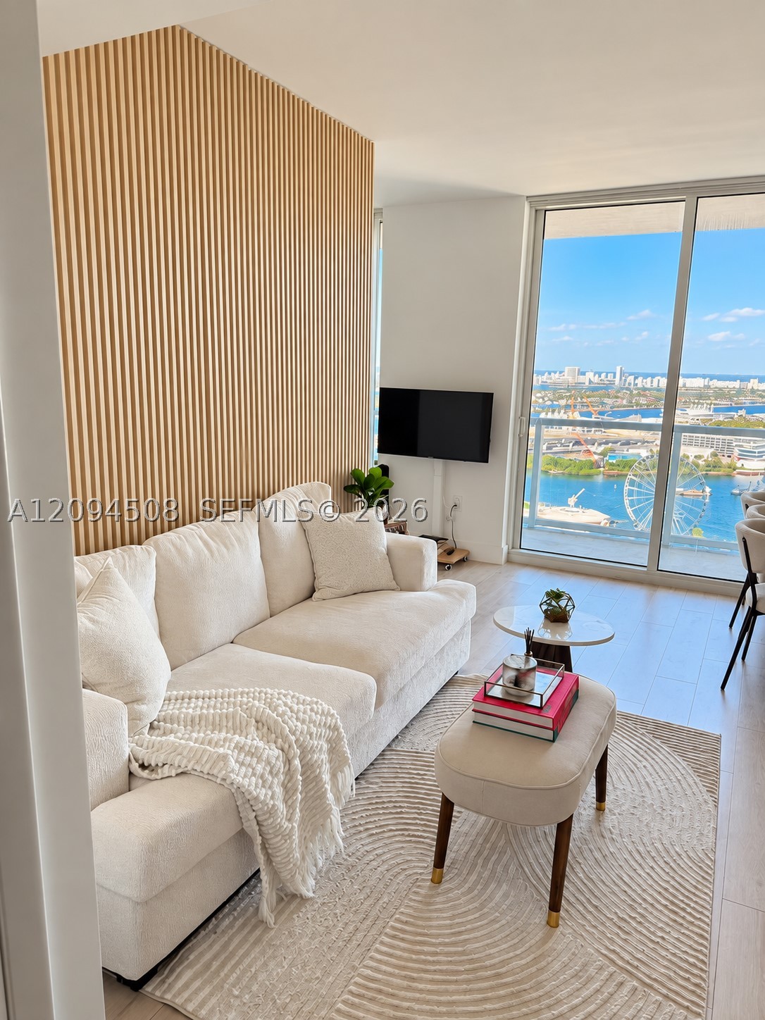 253 NE 2nd St #3307, Miami FL 33132