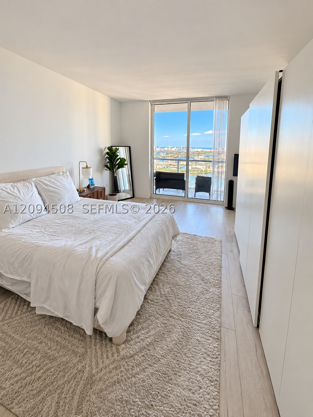 253 NE 2nd St #3307, Miami FL 33132