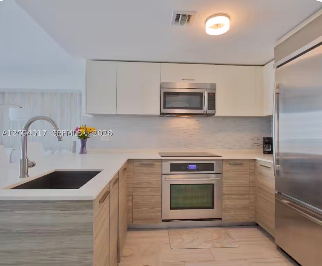 1300 Brickell Bay Dr #1711, Miami FL 33131