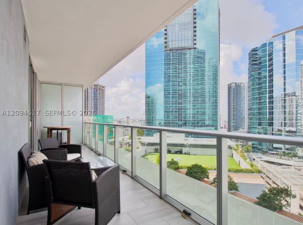 1300 Brickell Bay Dr #1711, Miami FL 33131