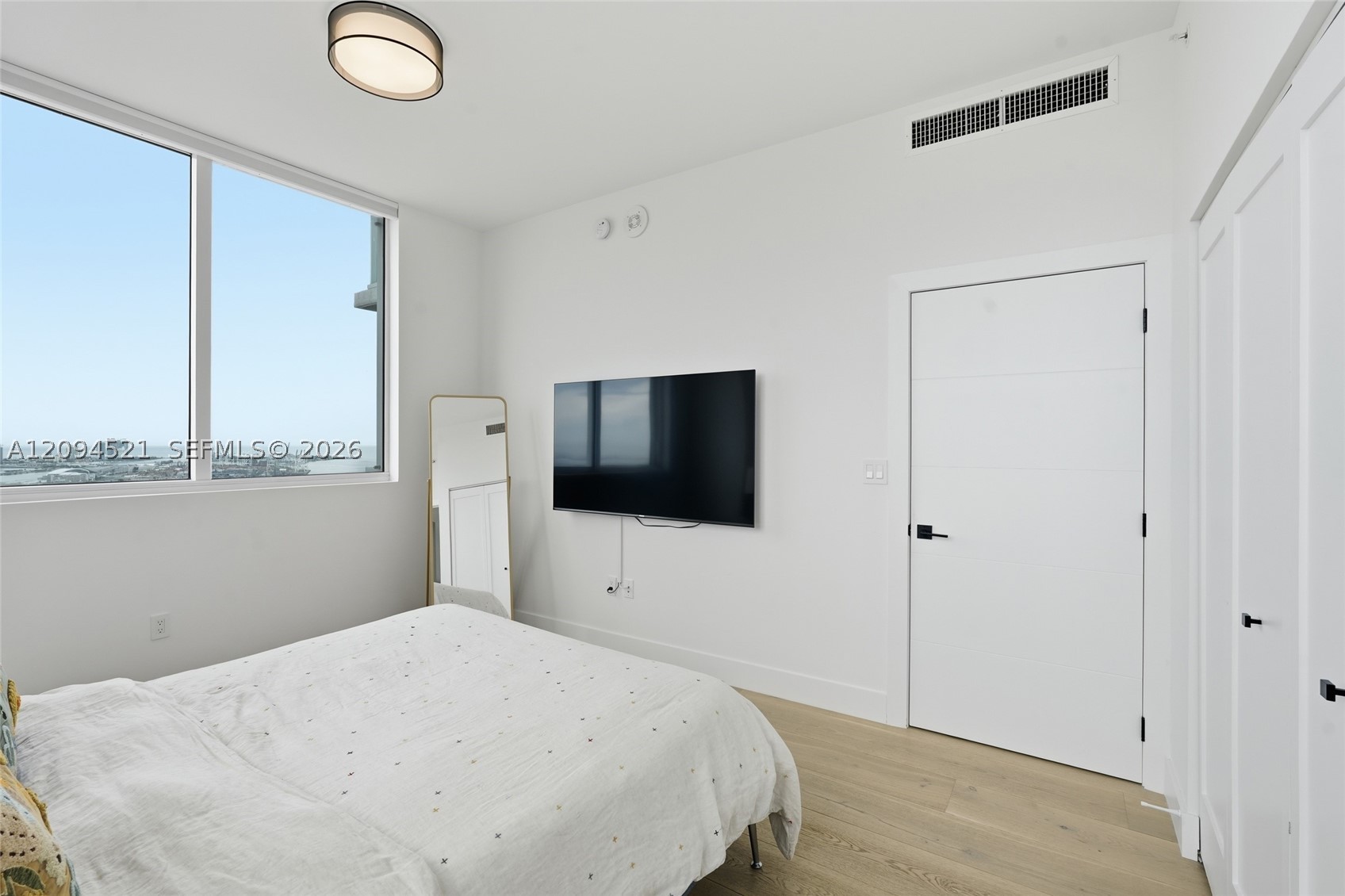 244 Biscayne Blvd #4103, Miami FL 33132