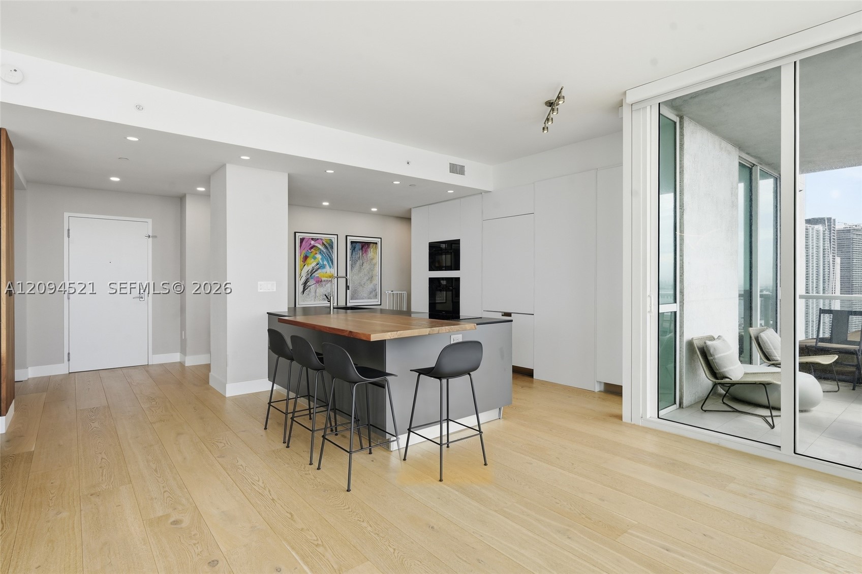 244 Biscayne Blvd #4103, Miami FL 33132
