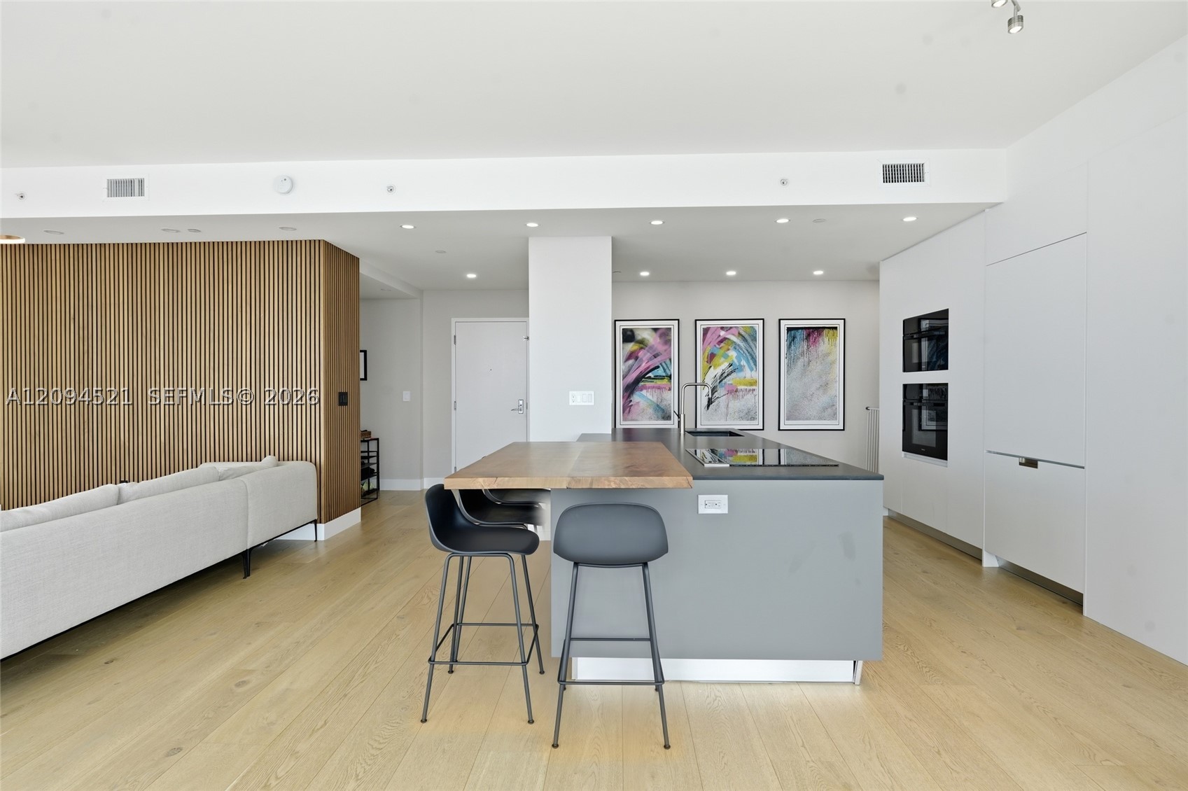 244 Biscayne Blvd #4103, Miami FL 33132