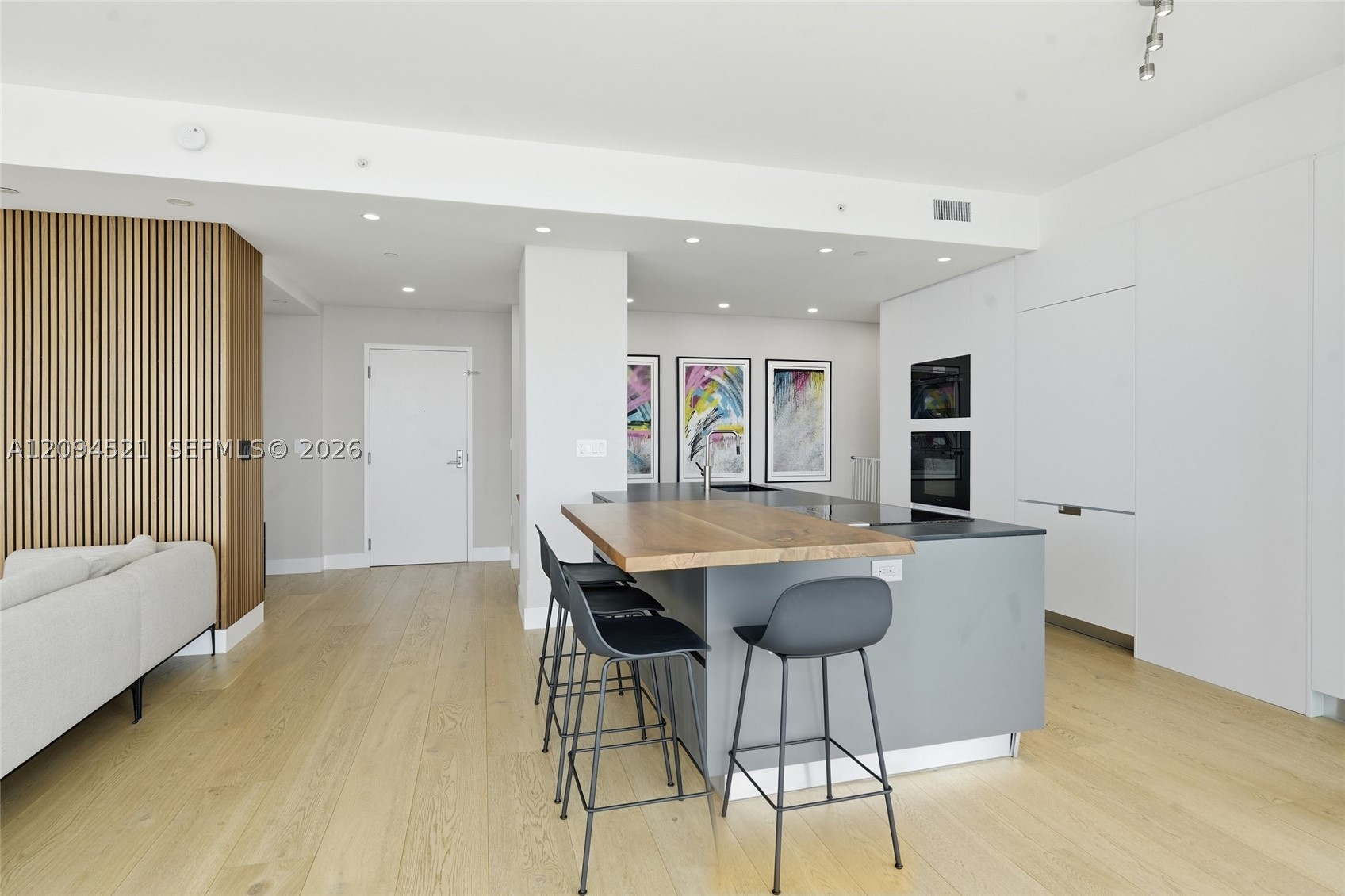 244 Biscayne Blvd #4103, Miami FL 33132