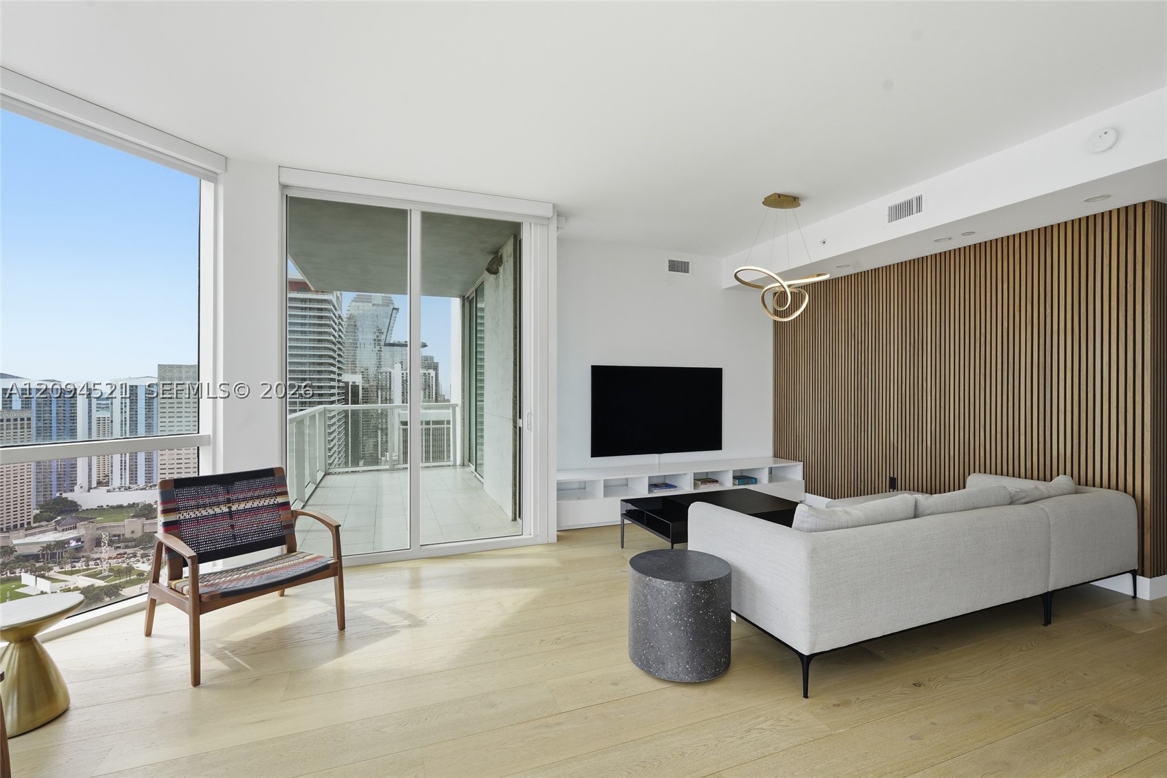 244 Biscayne Blvd #4103, Miami FL 33132