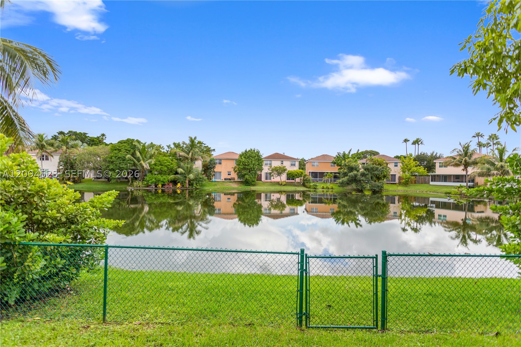 7504 Viscaya Cir, Margate FL 33063