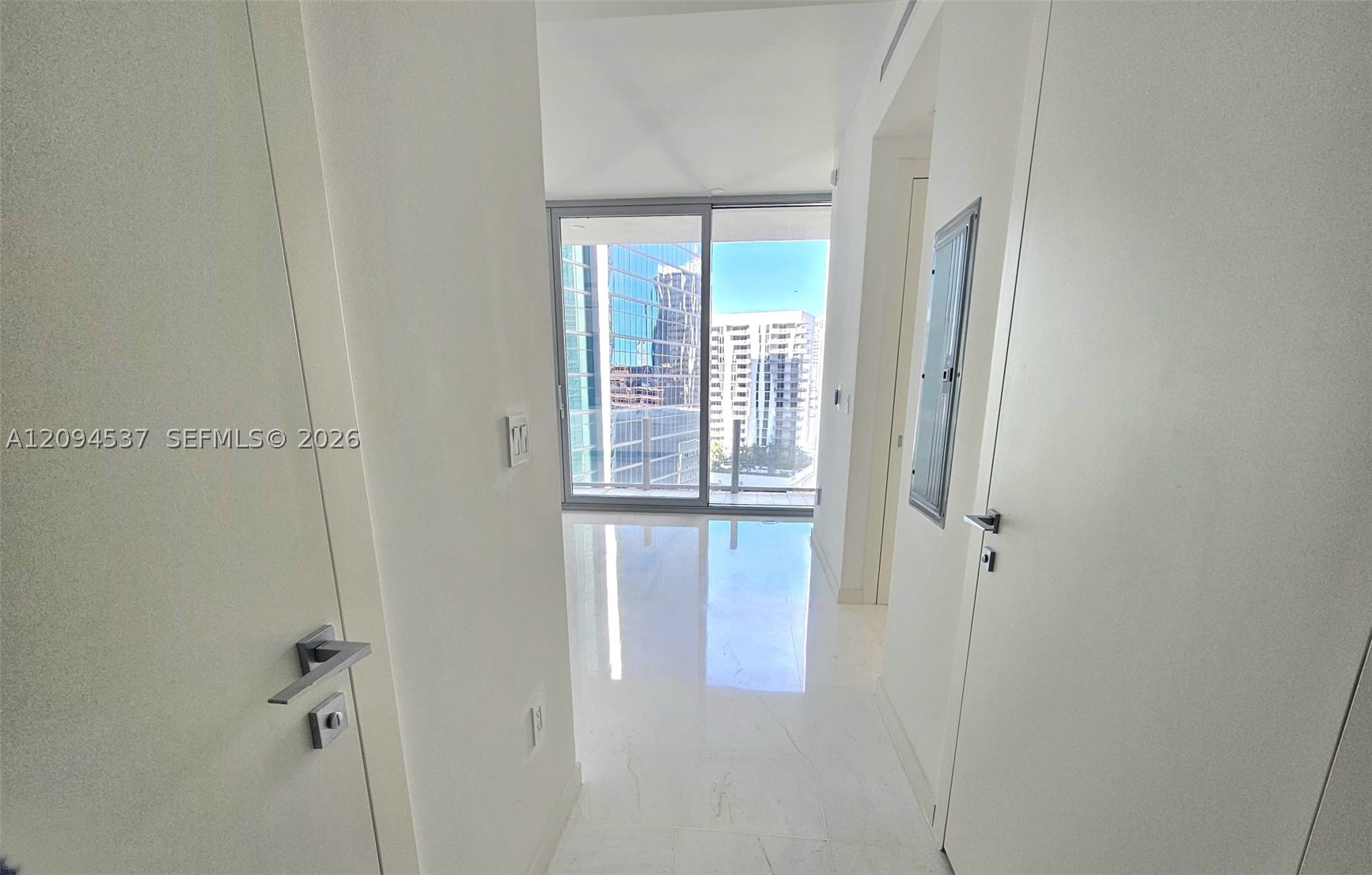 300 Biscayne Boulevard Way #2208W, Miami FL 33131