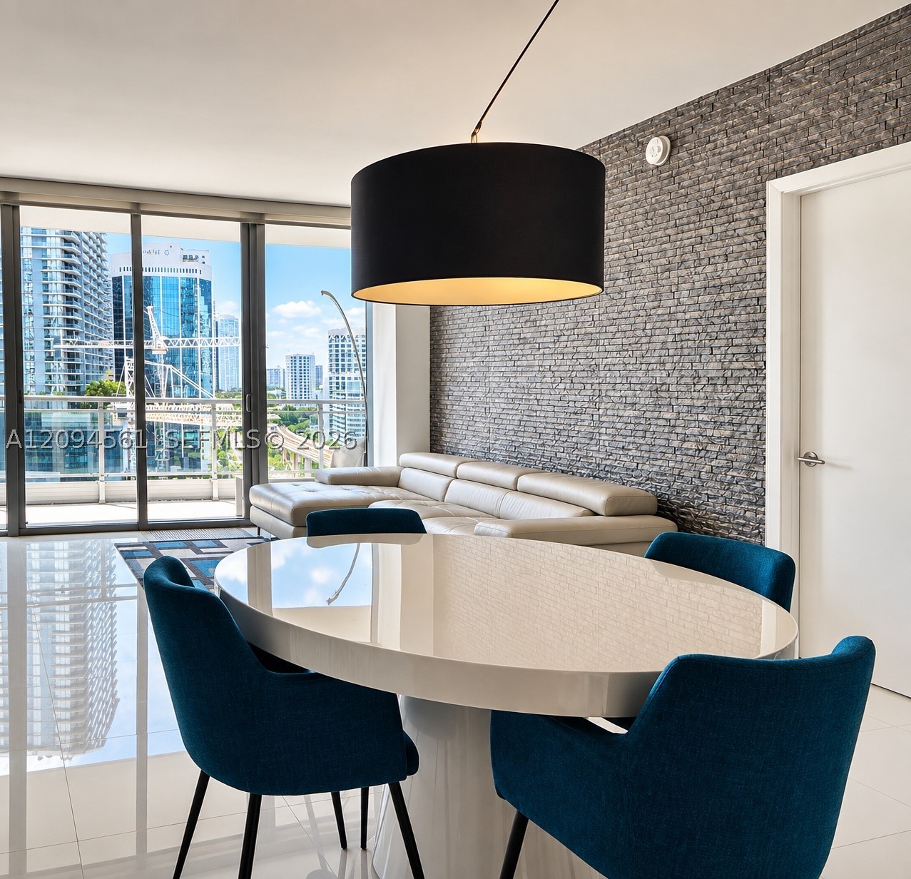 92 SW 3rd St #1603, Miami FL 33130