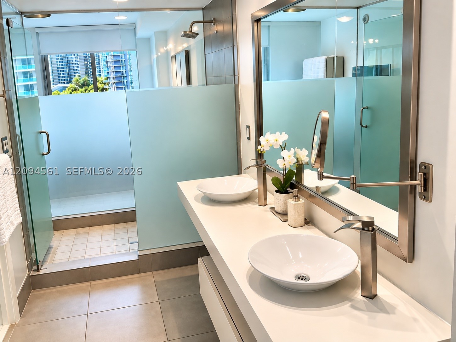 92 SW 3rd St #1603, Miami FL 33130