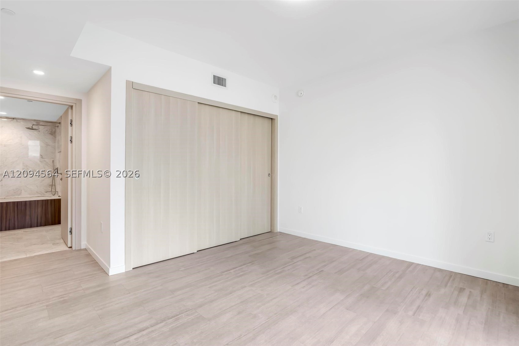 1000 Brickell Plaza #2304, Miami FL 33131