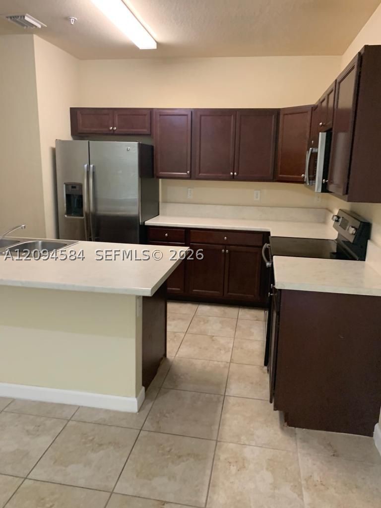 142 SE 28th Ter #10, Homestead FL 33033