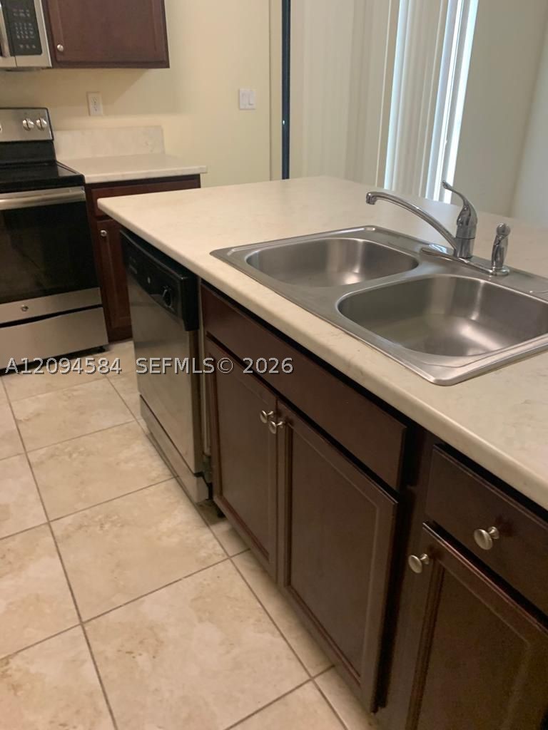 142 SE 28th Ter #10, Homestead FL 33033