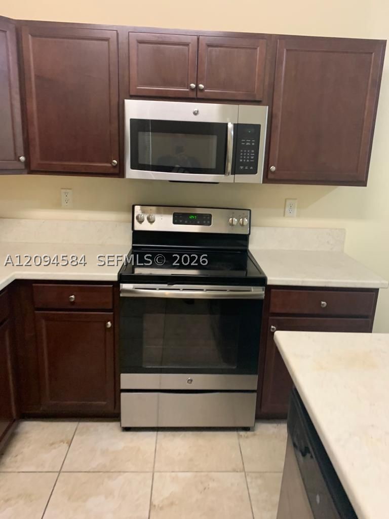 142 SE 28th Ter #10, Homestead FL 33033