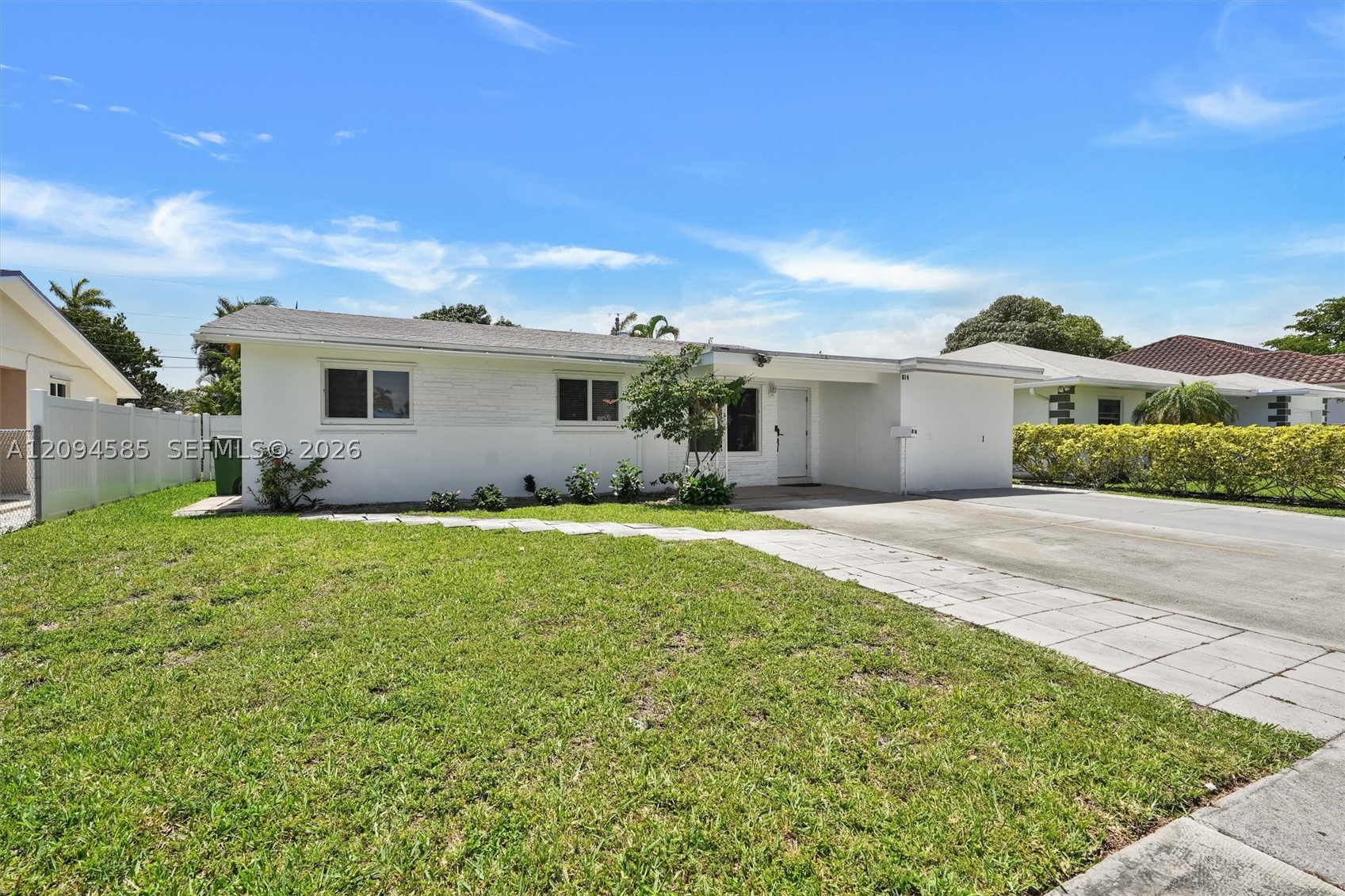 814 NE 4th St #814, Hallandale Beach FL 33009