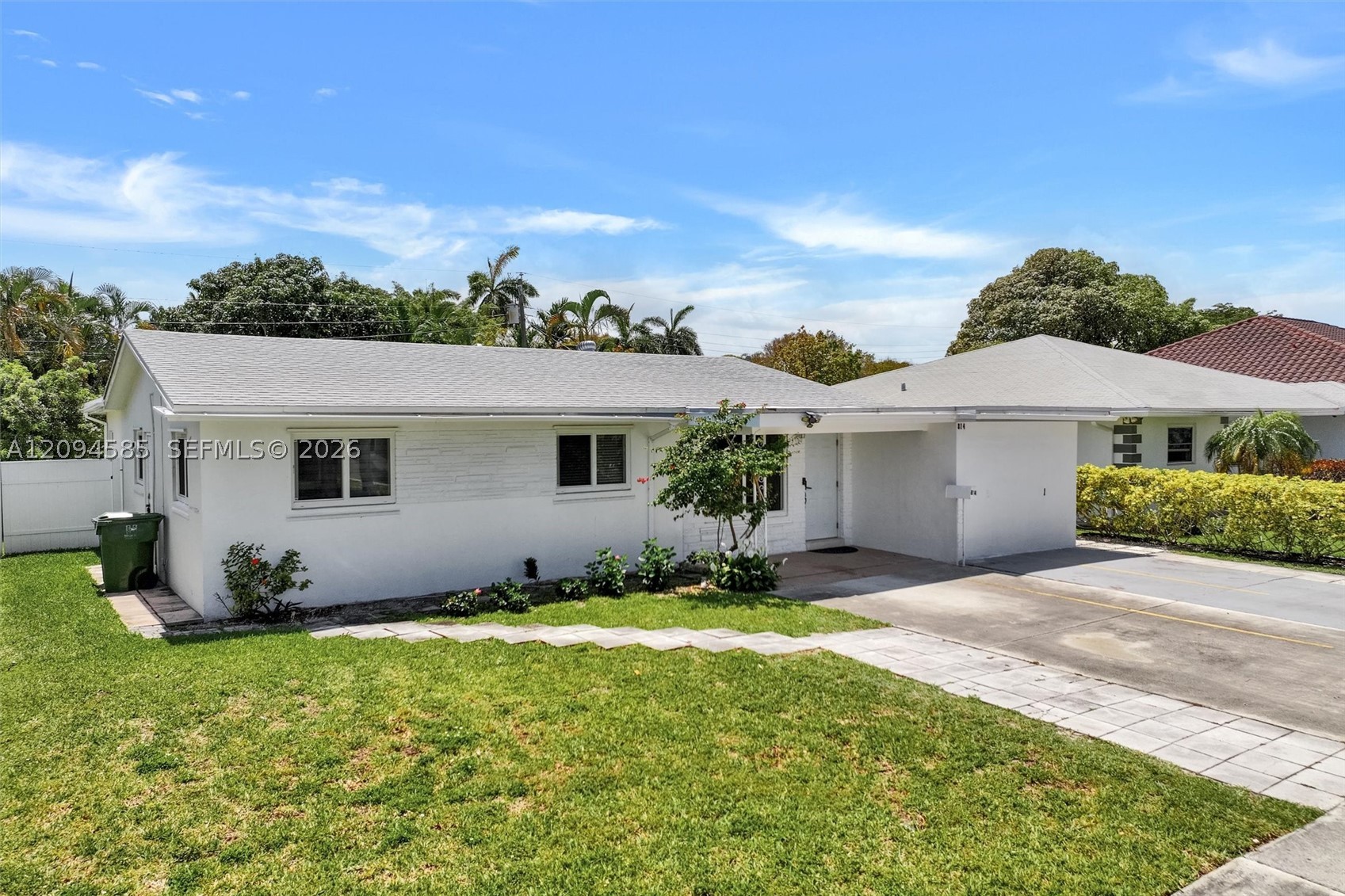 814 NE 4th St #814, Hallandale Beach FL 33009