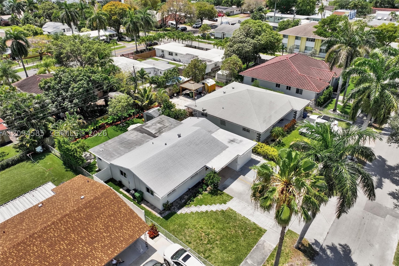 814 NE 4th St #814, Hallandale Beach FL 33009