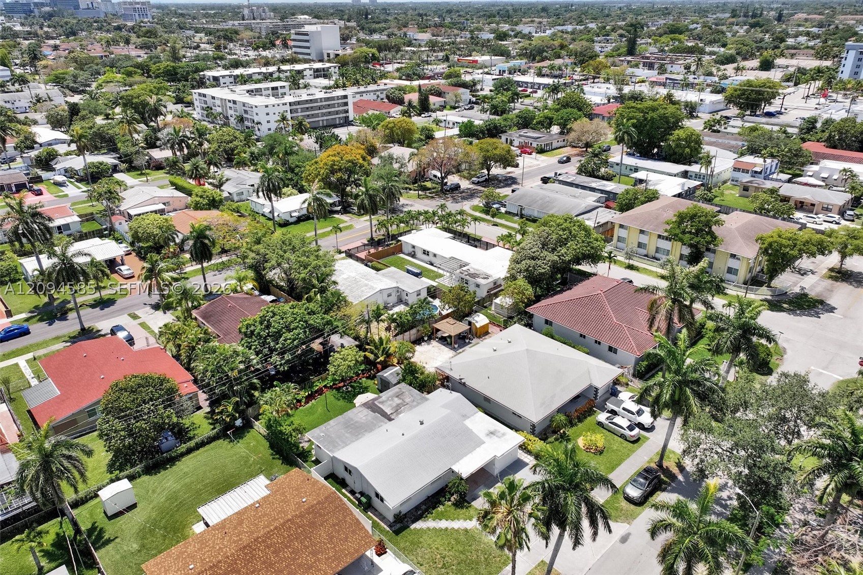 814 NE 4th St #814, Hallandale Beach FL 33009