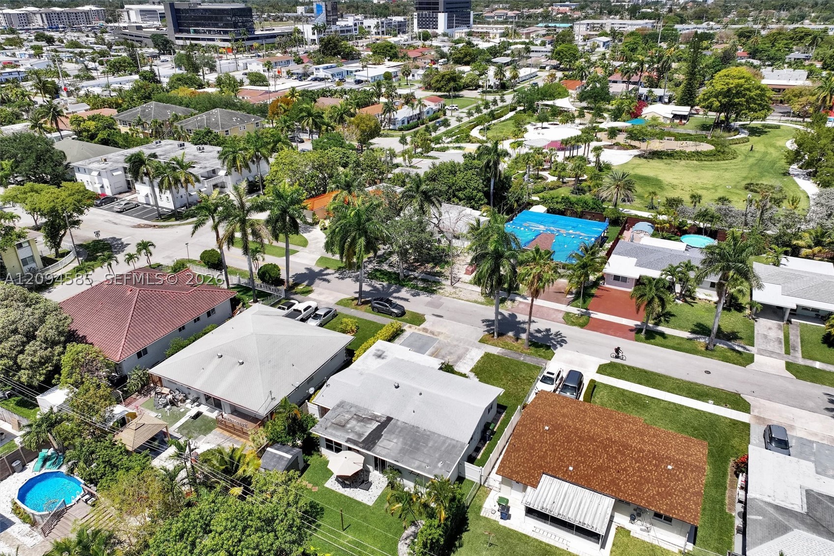 814 NE 4th St #814, Hallandale Beach FL 33009