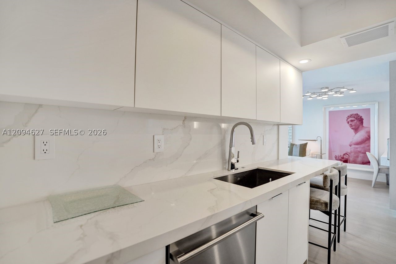 90 Alton Rd #2407, Miami Beach FL 33139