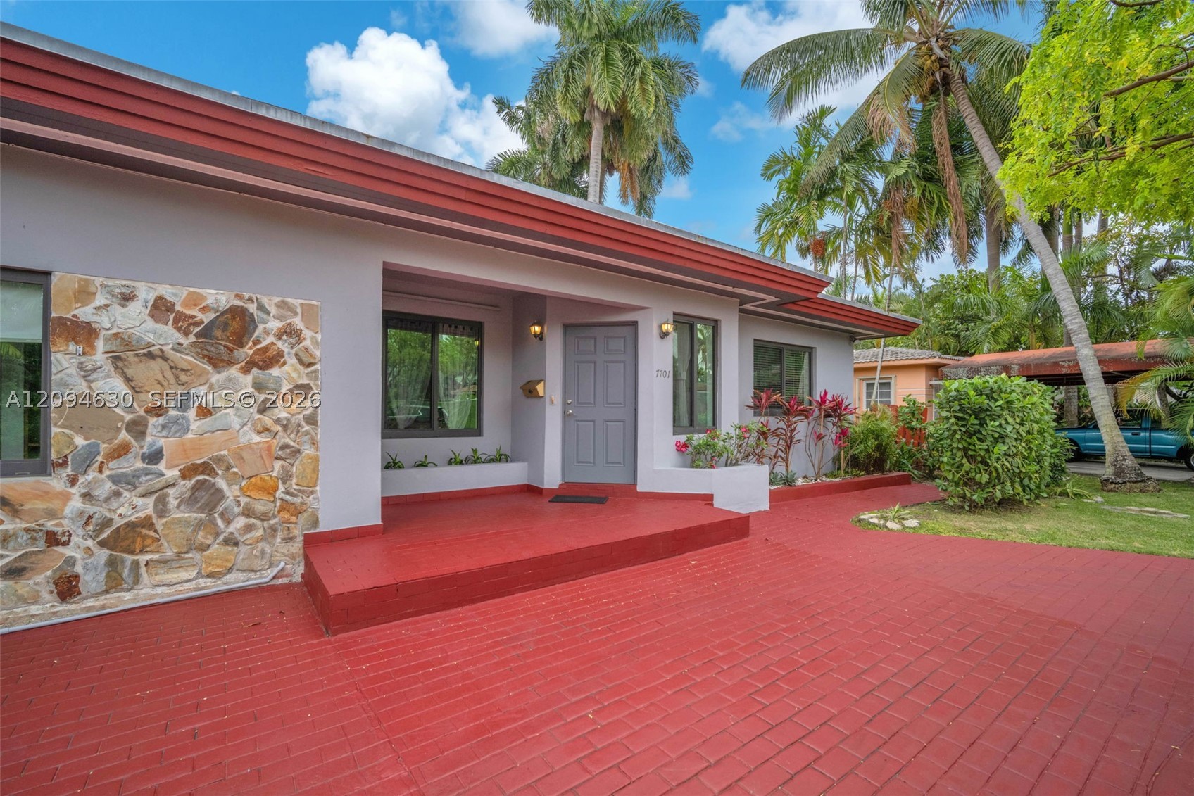 7701 Center Bay Dr, North Bay Village FL 33141