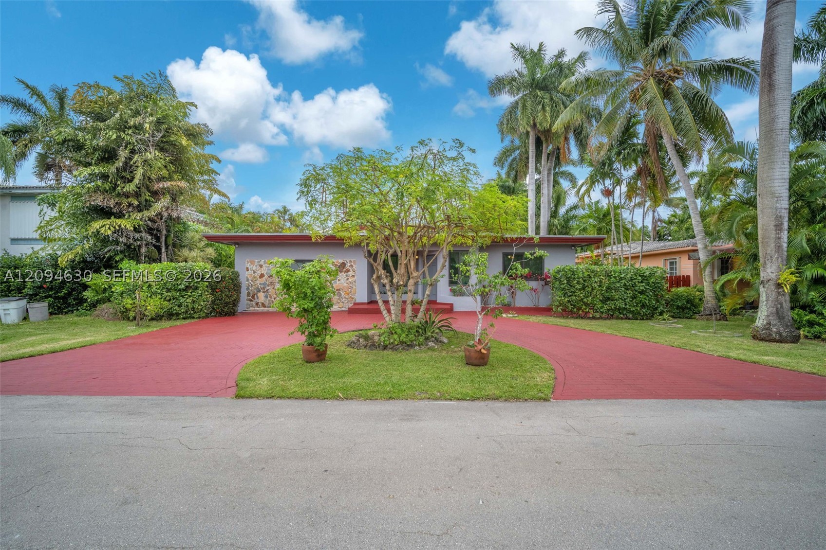 7701 Center Bay Dr, North Bay Village FL 33141