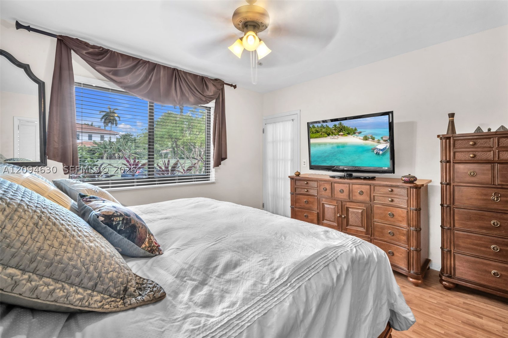 7701 Center Bay Dr, North Bay Village FL 33141