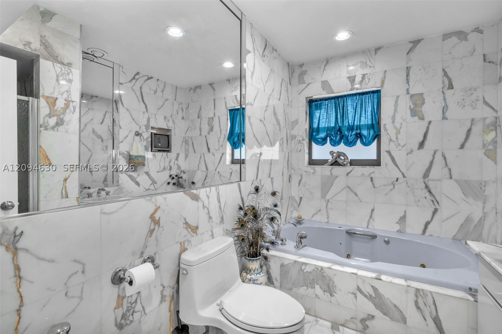 7701 Center Bay Dr, North Bay Village FL 33141