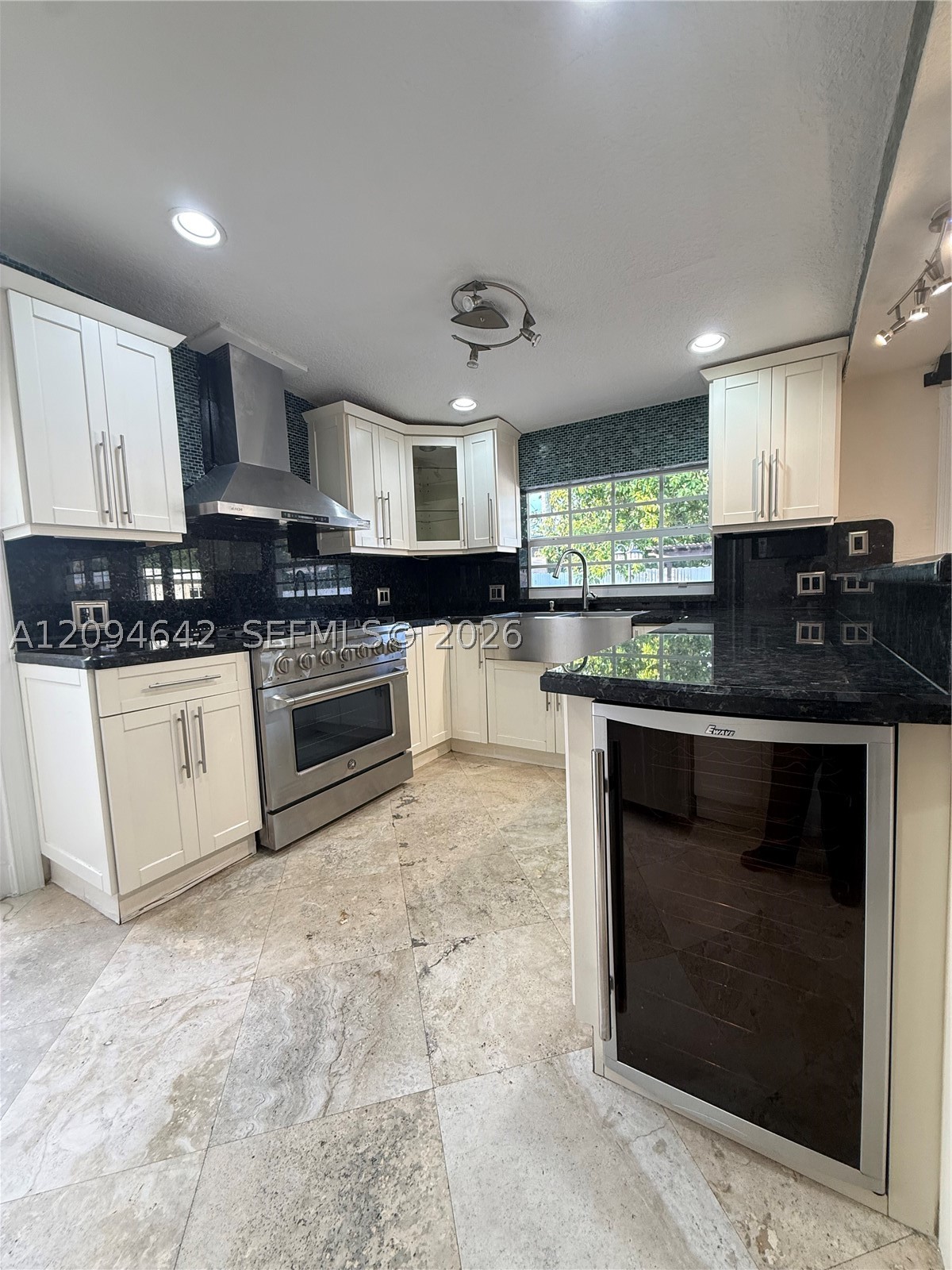3889 NW 5th St, Miami FL 33126