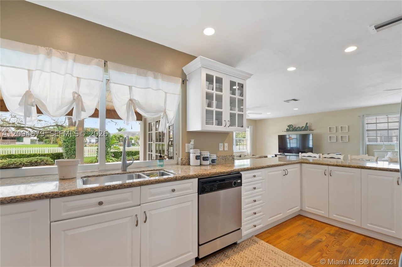 16220 SW 88th Ave Rd, Palmetto Bay FL 33157