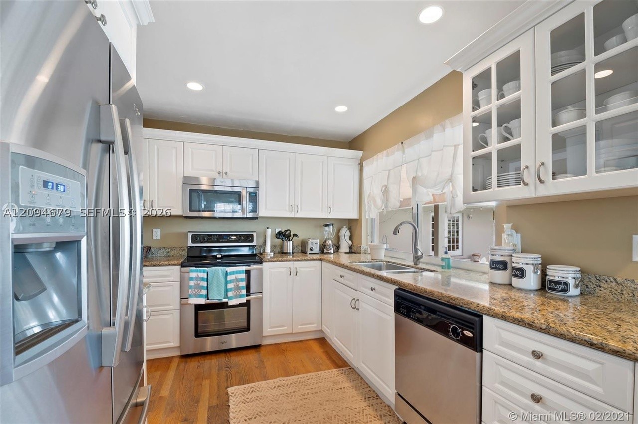 16220 SW 88th Ave Rd, Palmetto Bay FL 33157