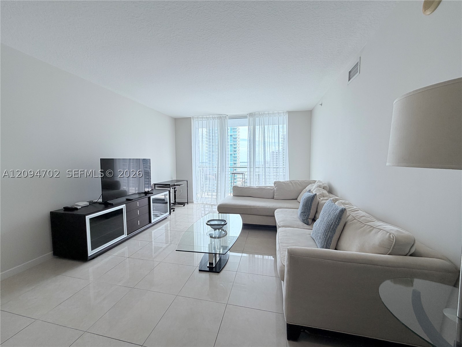 325 S Biscayne Blvd #3015, Miami FL 33131